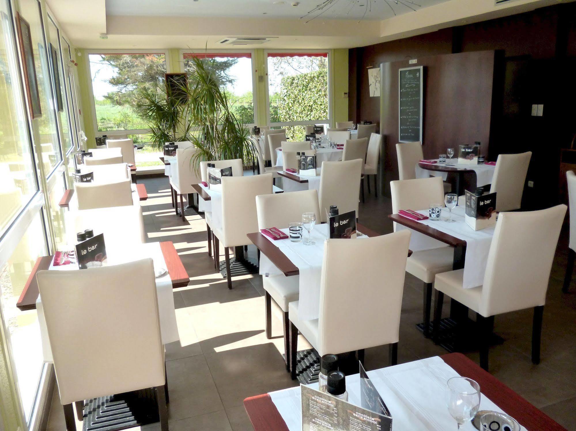 Logis De La Loire - Restaurant Les Bateliers Hotel Ancenis Exterior foto