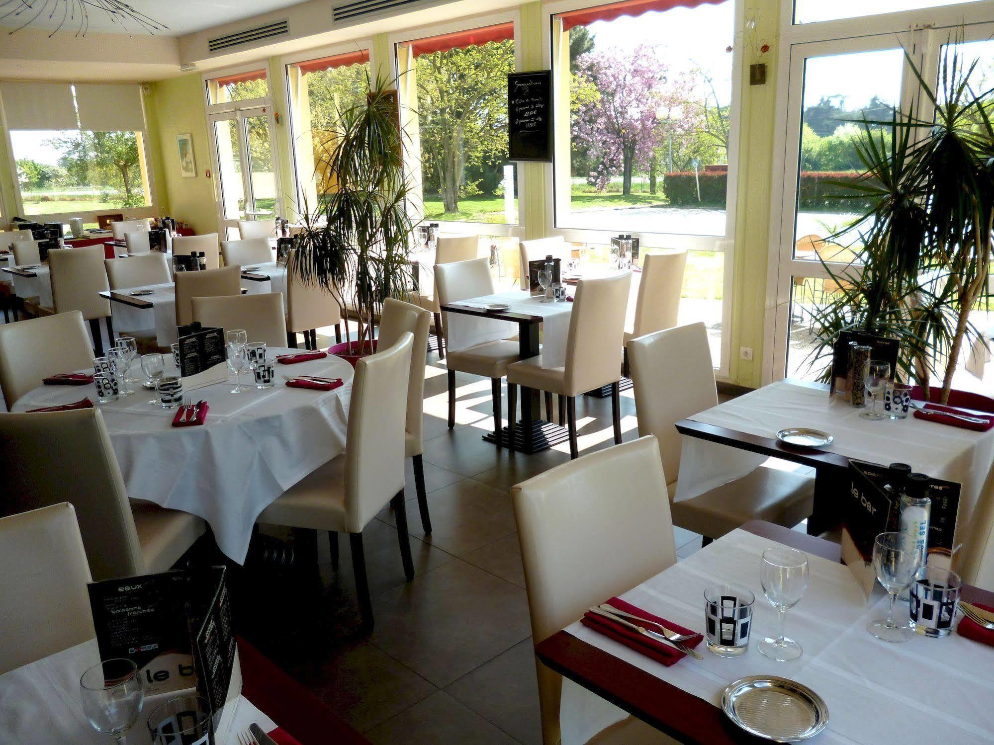 Logis De La Loire - Restaurant Les Bateliers Hotel Ancenis Exterior foto